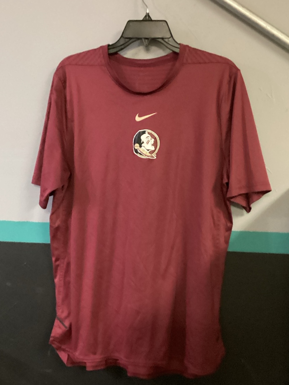 Nike Men’s Maroon Short-Sleeve Team Logo Tee